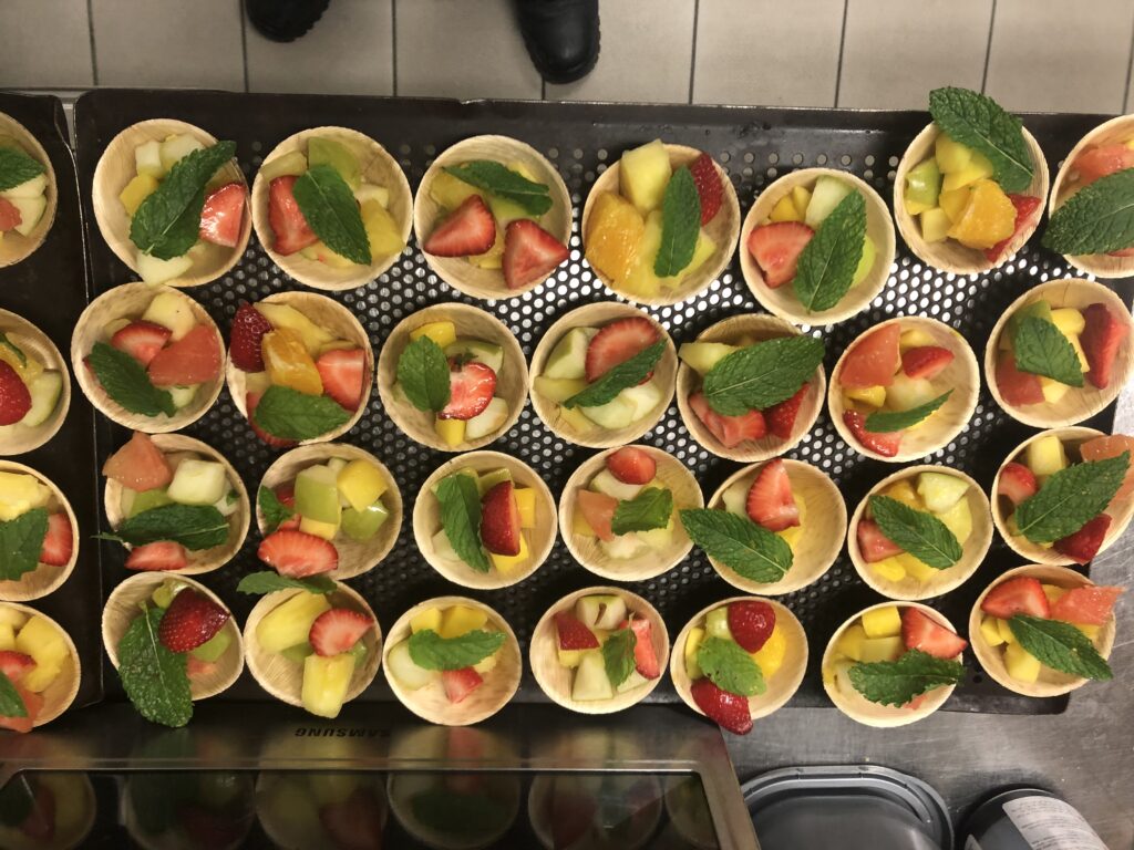 Salade de fruits pièces cocktails traiteur salées et/ou sucrées